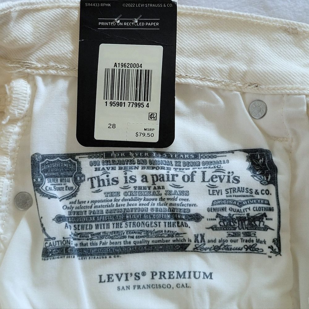 Levi's 501 '90s "Love"💚🩷 Shorts - NWT - Picture 16 of 16